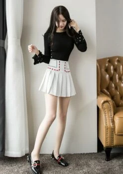 Black Pleated Striped High Waist Skirt | Jisoo - BlackPink -Diva s Closet Jisoo Pleated Striped High Waist Skirt 5 600x845 1