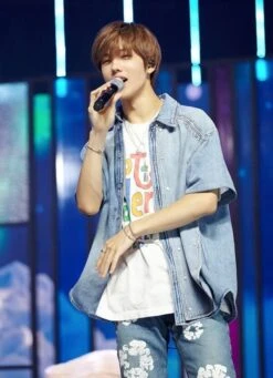 Blue Floral Print Denim Jeans | Jisung - NCT -Diva s Closet Jisung NCT Floral Print Denim Jeans 12 600x828 1