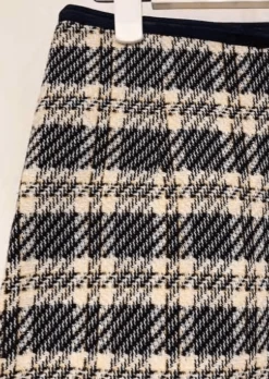 Blue Plaid Tweed Skirt | Karina - Aespa -Diva s Closet Karina Aespa Blue Plaid Tweed Skirt 4