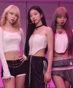 Black Side Bow Stripes Casual Pants | Kazuha - Le Sserafim -Diva s Closet Kazuha Le Sserafim Black Side Bow Stripes Casual Pants 1