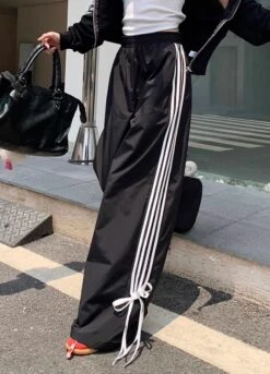 Black Side Bow Stripes Casual Pants | Kazuha - Le Sserafim -Diva s Closet Kazuha Le Sserafim Black Side Bow Stripes Casual Pants 8