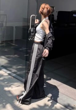 Black Side Bow Stripes Casual Pants | Kazuha - Le Sserafim -Diva s Closet Kazuha Le Sserafim Black Side Bow Stripes Casual Pants 9