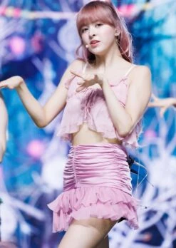 Pink Ruffled Layered Skirt | Lily - NMIXX -Diva s Closet Kyujin NMIXX Green Collared Short Sleeve Cardigan 2