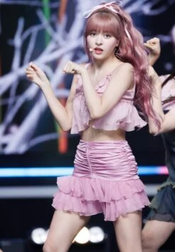 Pink Ruffled Layered Skirt | Lily - NMIXX -Diva s Closet Kyujin NMIXX Green Collared Short Sleeve Cardigan 3