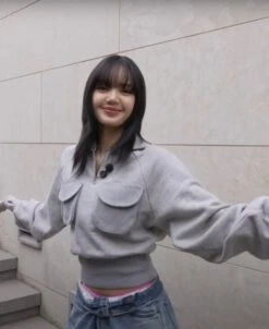 Grey Half-Zip Collared Sweatshirt | Lisa - BlackPink -Diva s Closet Lisa BlackPink Grey Half Zip Collared Sweatshirt 2 600x733 1