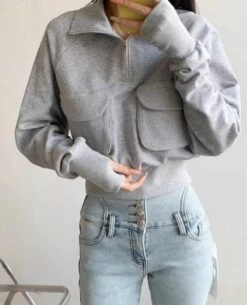 Grey Half-Zip Collared Sweatshirt | Lisa - BlackPink -Diva s Closet Lisa BlackPink Grey Half Zip Collared Sweatshirt 2 600x740 1