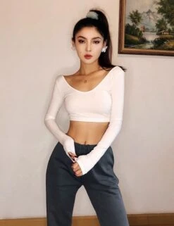 White Low-Neck Long Sleeve Crop Top | Lisa - BlackPink -Diva s Closet Lisa BlackPink White Low Neck Long Sleeve Crop Top 8 600x779 1