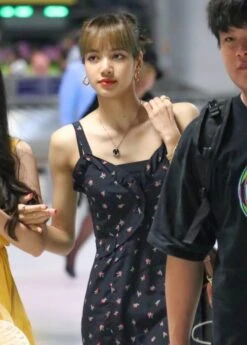 Black Sling Dress With Floral Pattern | Lisa - Blackpink -Diva s Closet Lisa Blackpink Black Sling Dress With Floral Pattern 7 600x838 1