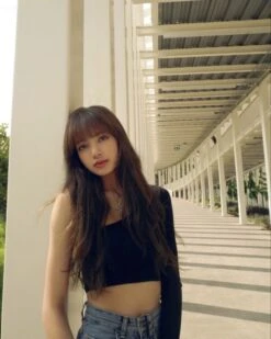 Black One Side Off-Shoulder Crop Top | Lisa - BlackPink -Diva s Closet Lisa One Side Off Shoulder Black Crop Top Inspiration 3 600x750 1