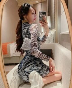 Blue Marble Pattern Slim Dress | Soyeon - (G)I-DLE 35 Blue Marble Pattern Slim Dress | Soyeon - (G)I-DLE -Diva s Closet Marble Pattern Slim Dress Soyeon GI DLE 12 600x736 1