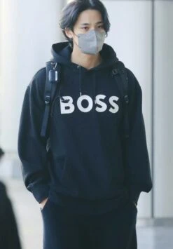 Black 'BOSS' Print Hoodie | Mingyu - Seventeen 13 Black 'BOSS' Print Hoodie | Mingyu - Seventeen -Diva s Closet Mingyu Seventeen Black BOSS Print Hoodie 6 600x862 1