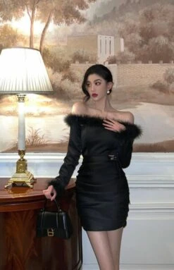 Black Off-Shoulder Side Strapped Dress | Miyeon - (G)I-DLE -Diva s Closet Miyeon Black Off Shoulder Side Strapped Dress 4 600x930 1