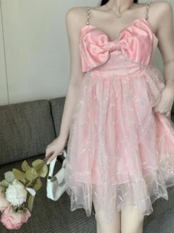 Pink Mesh Bow Dress | Miyeon - (G)I-DLE 14 Pink Mesh Bow Dress | Miyeon - (G)I-DLE -Diva s Closet Miyeon GI DLE Pink Bow Mesh Dress 4 600x800 1