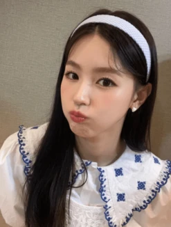 White Embroidered Doll Collar Blouse | Miyeon - (G)I-DLE -Diva s Closet Miyeon GI DLE White Embroidered Doll Collar Blouse 2 600x792 1