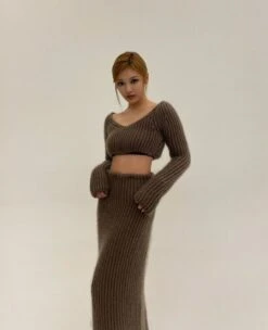 Grey Knitted Skirt | Ningning - Aespa -Diva s Closet Ningning Aespa Grey Knitted Skirt 25 600x739 1