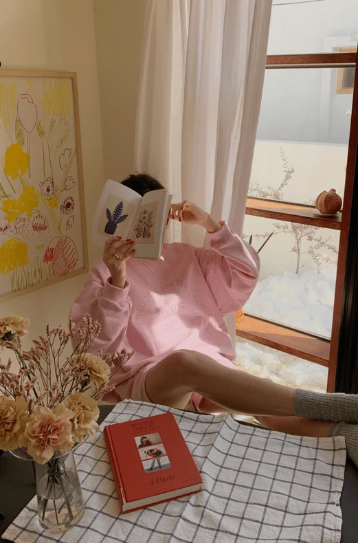 Yellow Letter Embroidered Loose Sweatshirt | Ningning - Aespa 11 Yellow Letter Embroidered Loose Sweatshirt | Ningning - Aespa - Image 9