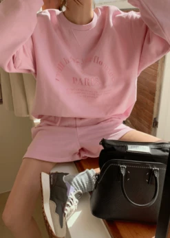 Yellow Letter Embroidered Loose Sweatshirt | Ningning - Aespa 22 Yellow Letter Embroidered Loose Sweatshirt | Ningning - Aespa -Diva s Closet Ningning Aespa Yellow Letter Embroidered Loose Sweater 5 600x843 1