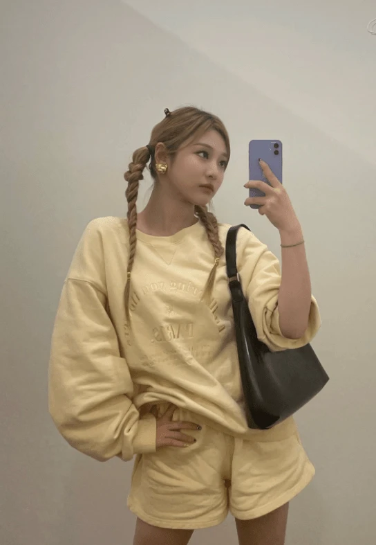 Yellow Letter Embroidered Loose Sweatshirt | Ningning - Aespa 18 Yellow Letter Embroidered Loose Sweatshirt | Ningning - Aespa - Image 16