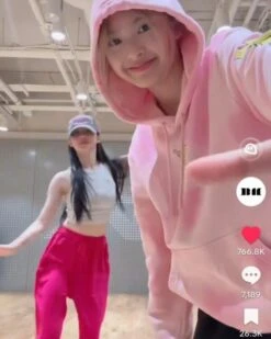 Pink Comfy Sweatpants | Asa - BabyMonster -Diva s Closet Pink Comfy Sweatpants Asa BabyMonster Idol 1 600x750 1