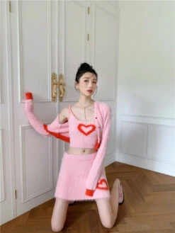 Pink Heart Fur Camisole Crop Top | Joy - Red Velvet -Diva s Closet Pink Heart Fur Camisole Top Joy Red Velvet 13 600x800 1