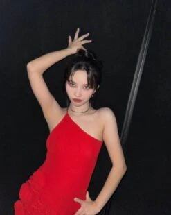 Red One-Shoulder Strap Ruffles Flowers Dress | Soyeon - (G)I-DLE 22 Red One-Shoulder Strap Ruffles Flowers Dress | Soyeon - (G)I-DLE -Diva s Closet Red One Shoulder Strap Ruffles Flowers Dress Soyeon GI DLE Idol 2 600x754 1