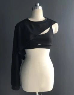 Black Half-Cut Sweatshirt | Rose - BlackPink -Diva s Closet Rose BlackPink Black Half Cut Sweatshirt 5 600x763 2