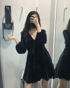 Black Retro Velvet Doll Dress | Rose - BlackPink 10 Black Retro Velvet Doll Dress | Rose - BlackPink -Diva s Closet Rose BlackPink Black Retro Velvet Doll Dress 8 600x752 1