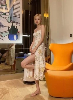 White Bustier Floral Dress | Rose - BlackPink -Diva s Closet Rose BlackPink White Bustier Floral Dress 3 600x816 1