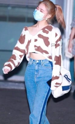 Blue Side Line Denim Jeans | Ryujin - ITZY -Diva s Closet Ryujin ITZY Side Line Blue Denim Jeans 3 600x993 1