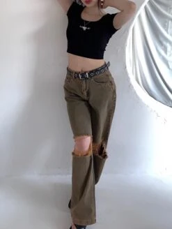 Brown Distressed Boyfriend Jeans | Sakura - Le Sserafim -Diva s Closet Sakura Le Sserafim Brown Distressed Boyfriend Jeans 3