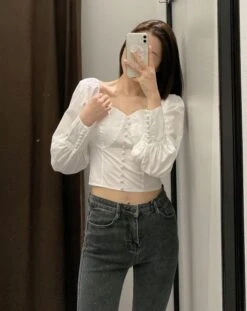 White Puffed Sleeve Crop Top | Seulgi - Red Velvet -Diva s Closet Seulgi Red Velvet White Puffed Sleeve Top 5 600x755 1