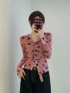Pink Button-Up Butterfly Print Shirt | Siyeon - Dreamcatcher -Diva s Closet Siyeon Dreamcatcher Pink Button Up Butterfly Print Shirt 2 scaled 600x800 1