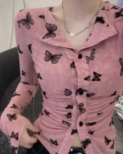 Pink Button-Up Butterfly Print Shirt | Siyeon - Dreamcatcher -Diva s Closet Siyeon Dreamcatcher Pink Button Up Butterfly Print Shirt 3 600x750 1