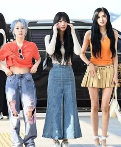 Blue Front Slit Flared Denim Skirt | Sihyeon - Everglow -Diva s Closet Siyeon Everglow Blue Front Slit Flared Denim Skirt 1
