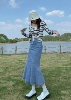 Blue Front Slit Flared Denim Skirt | Sihyeon - Everglow -Diva s Closet Siyeon Everglow Blue Front Slit Flared Denim Skirt 1 600x844 1