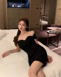 Black Sweetheart Neckline Dress | Solar - Mamamoo 28 Black Sweetheart Neckline Dress | Solar - Mamamoo -Diva s Closet Solar Mamamoo Black Sweetheart Neckline Dress 13 600x759 1