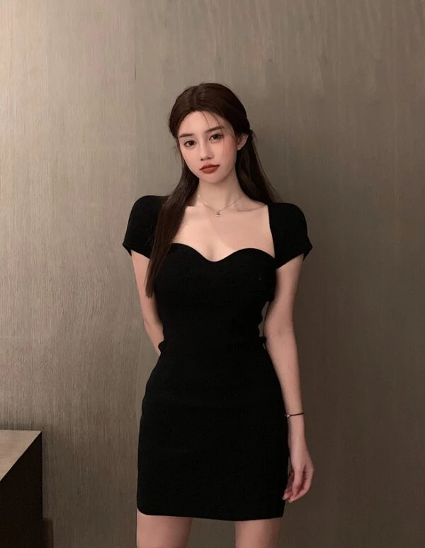 Black Sweetheart Neckline Dress | Solar - Mamamoo 3 Black Sweetheart Neckline Dress | Solar - Mamamoo