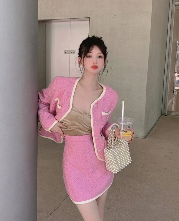 Pink Tweed Jacket And Skirt Set | Somi 8 Pink Tweed Jacket And Skirt Set | Somi - Image 6