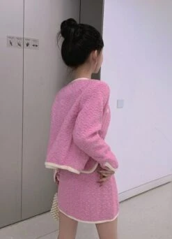 Pink Tweed Jacket And Skirt Set | Somi 30 Pink Tweed Jacket And Skirt Set | Somi -Diva s Closet Somi Pink Tweed Jacket And Skirt Set 29 600x830 1