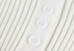 White Cropped Collared Shirt | Vivi - Loona -Diva s Closet ViVi Loona White Cropped Collared Shirt 4 600x415 1