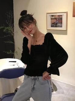 Black Velvet Square Collar Top | Wheein - Mamamoo 17 Black Velvet Square Collar Top | Wheein - Mamamoo -Diva s Closet Wheein Velvety Square Collar Blouse 3 e1636971506156