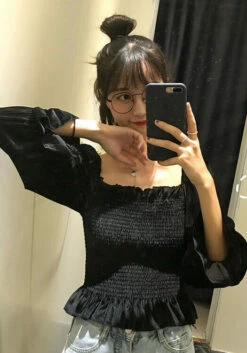 Black Velvet Square Collar Top | Wheein - Mamamoo 19 Black Velvet Square Collar Top | Wheein - Mamamoo -Diva s Closet Wheein Velvety Square Collar Blouse 6 e1643203088589