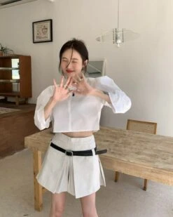 White Center Pleats Skirt | Dahyun - Twice -Diva s Closet White Center Pleats Skirt Dahyun Twice 6 600x750 1