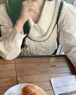 White Knitted Top With Black Linings | Miyeon - (G)I-DLE -Diva s Closet White Knitted Top With Black Linings Miyeon GI DLE 5 600x751 1