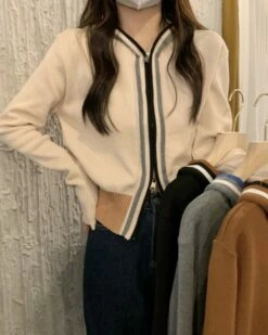 White Lined Zipper Hoodie | Winter - Aespa 12 White Lined Zipper Hoodie | Winter - Aespa -Diva s Closet White Lined Zipper Hoodie Winter – Aespa 1 scaled 600x750 1