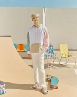 White Pastel Contrasting Hoodie | Jaemin - NCT -Diva s Closet White Pastel Contrasting Hoodie Jaemin NCT Idol 1 600x750 1