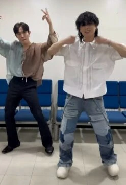 White Pearl-Collared Shirt | Bobby - IKON -Diva s Closet White Pearl Collared Shirt Bobby iKON inspi 2 600x879 1