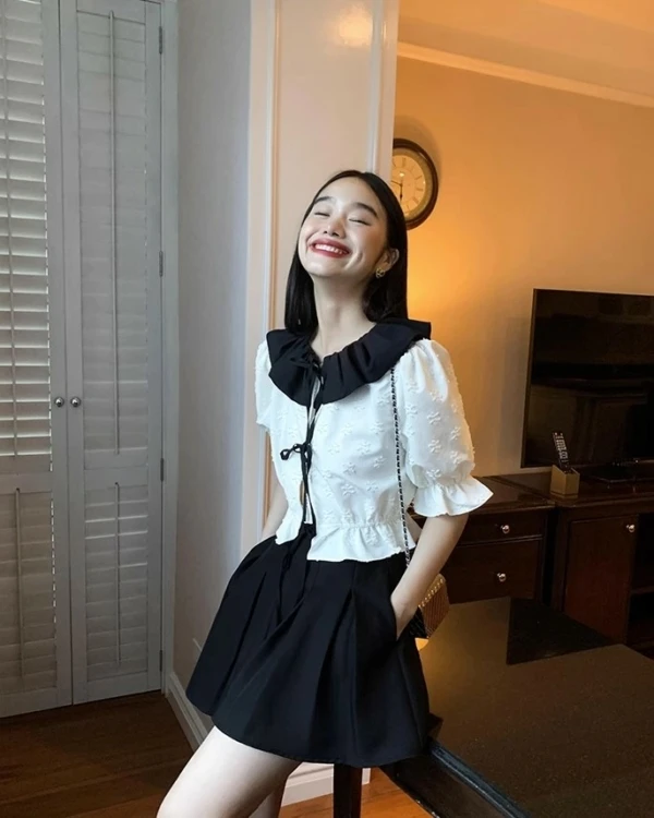 White Puff Sleeves Blouse With Black Collar | Wendy - Red Velvet 8 White Puff Sleeves Blouse With Black Collar | Wendy - Red Velvet - Image 6