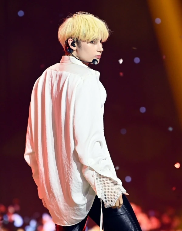 White Side Ruched Shirt | Hueningkai - TXT 7 White Side Ruched Shirt | Hueningkai - TXT - Image 5