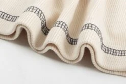 White Snap Button Cardigan With Grey Linings | Soyeon - (G)I-DLE -Diva s Closet White Snap Button Cardigan With Grey Linings Soyeon GI DLE 6 600x401 1